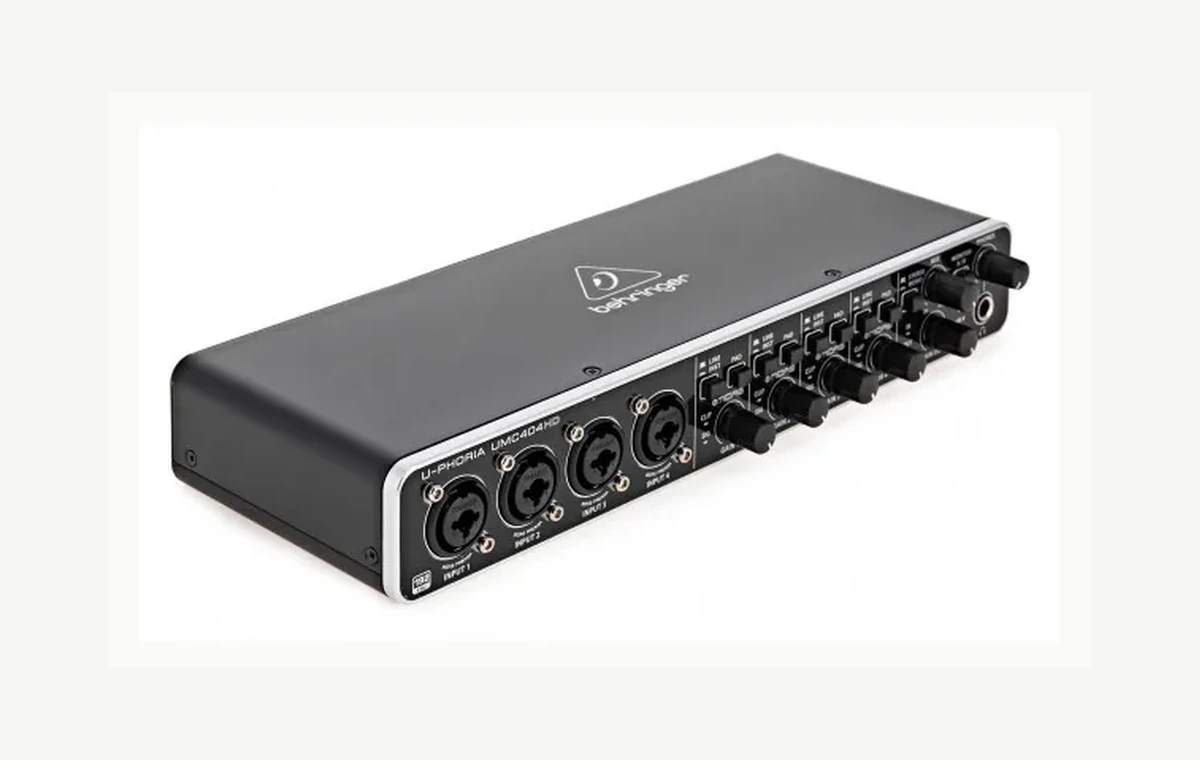 Behringer U-PHORIA UMC404HD